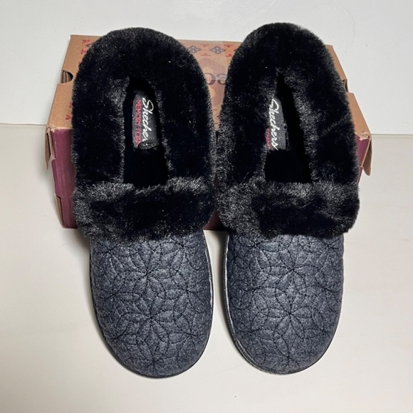 Skechers Bright Blossom Cozy Campfire Floral Quilted Slippers - Picture 5 of 9